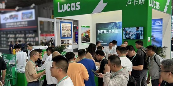 Lucas在成都汽配展